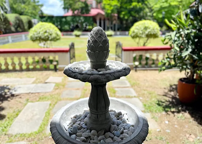 Apartment Miranamin Nest Calachuchi - Cozy In Historic - Indoor Plunge Pool, Petite Desk, Garden View With Balcony, Self-service Breakfast, Guest Kitchen, Rooftop, Pet-friendly *