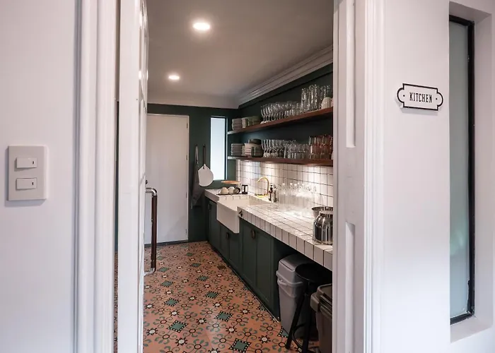 Apartment Miranamin Nest Calachuchi - Cozy In Historic - Indoor Plunge Pool, Petite Desk, Garden View With Balcony, Self-service Breakfast, Guest Kitchen, Rooftop, Pet-friendly *