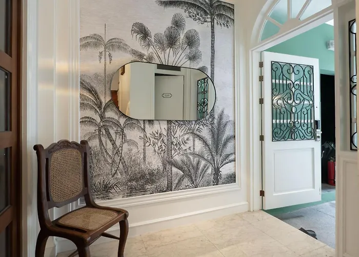 Miranamin Nest Calachuchi - Cozy In Historic - Indoor Plunge Pool, Petite Desk, Garden View With Balcony, Self-service Breakfast, Guest Kitchen, Rooftop, Pet-friendly *