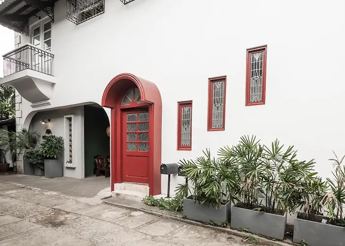 Miranamin Nest Calachuchi - Cozy In Historic - Indoor Plunge Pool, Petite Desk, Garden View With Balcony, Self-service Breakfast, Guest Kitchen, Rooftop, Pet-friendly Manila