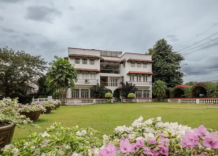 Apartment Miranamin Nest Calachuchi - Cozy In Historic - Indoor Plunge Pool, Petite Desk, Garden View With Balcony, Self-service Breakfast, Guest Kitchen, Rooftop, Pet-friendly Manila