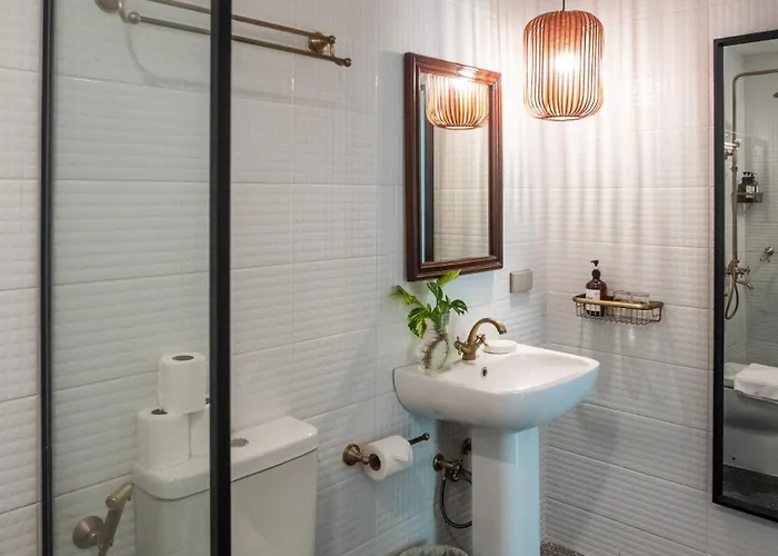 Apartment Miranamin Nest Calachuchi - Cozy In Historic - Indoor Plunge Pool, Petite Desk, Garden View With Balcony, Self-service Breakfast, Guest Kitchen, Rooftop, Pet-friendly *