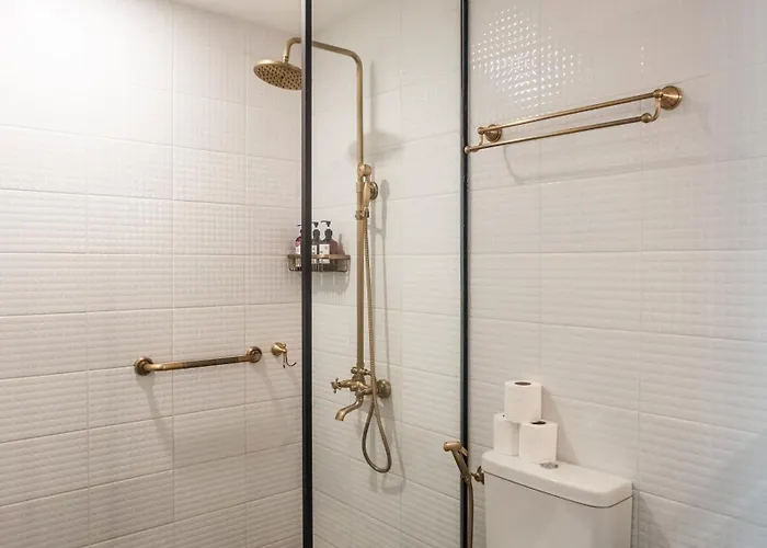 Apartment Miranamin Nest Calachuchi - Cozy In Historic - Indoor Plunge Pool, Petite Desk, Garden View With Balcony, Self-service Breakfast, Guest Kitchen, Rooftop, Pet-friendly