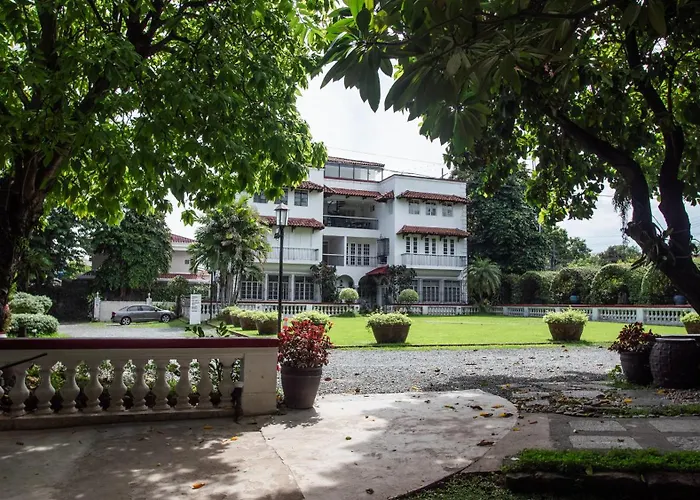 Apartment Miranamin Nest Calachuchi - Cozy In Historic - Indoor Plunge Pool, Petite Desk, Garden View With Balcony, Self-service Breakfast, Guest Kitchen, Rooftop, Pet-friendly Manila