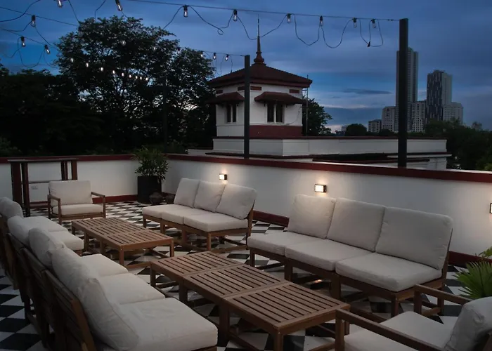 Apartment Miranamin Nest Calachuchi - Cozy In Historic - Indoor Plunge Pool, Petite Desk, Garden View With Balcony, Self-service Breakfast, Guest Kitchen, Rooftop, Pet-friendly *