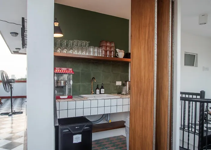 Apartment Miranamin Nest Calachuchi - Cozy In Historic - Indoor Plunge Pool, Petite Desk, Garden View With Balcony, Self-service Breakfast, Guest Kitchen, Rooftop, Pet-friendly
